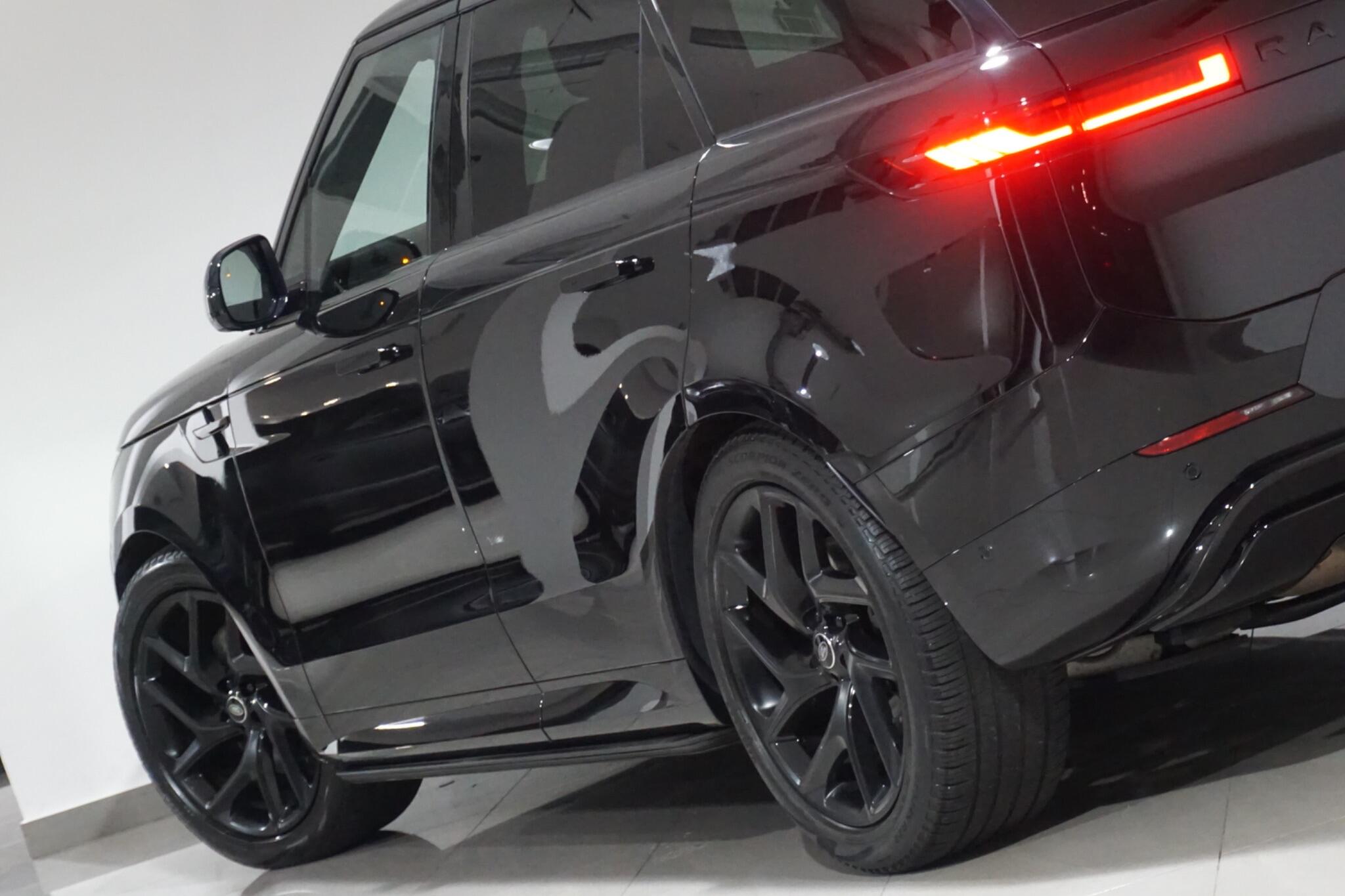 Land Rover Range Rover Sport 3.0 D300 MHEV Dynamic SE SUV 5dr Diesel Auto 4WD Euro 6 (s/s) (300 ps)